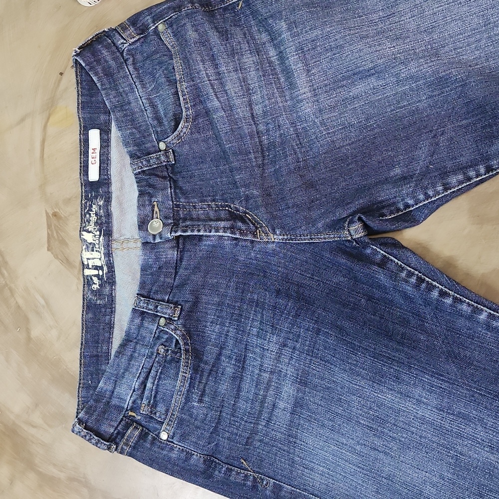 !It jeans size 31 straight leg, low-rise